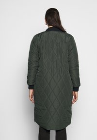 ONLY Carmakoma Cappotto classico - dark green