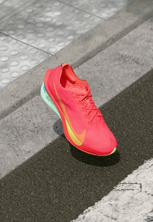 ZOOMX VAPORFLY NEXT% 4 - Cestná bežecká obuv - bright crimson/lime blast/mint foam/cave purple/hyper orange/ember glow