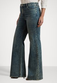 Lauren Ralph Lauren Woman HIGH RISE FLARE JEAN - Široke hlačnice - haze wash