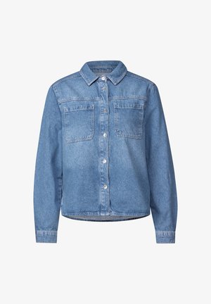 Jasnoniebieska kurtka dżinsowa z zapinaniem na guziki z przodu, dwiema kieszeniami na klatce piersiowej, długimi rękawami i prostym dołem. Miękka tekstura, klasyczny fason kołnierza.