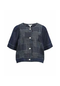 Kortärmad jeansjacka med ett lapptäckedesign i mörkblå nyanser, med kontrasterande sömmar och runda vita knappar.