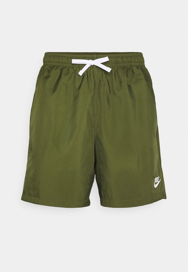 Olivgrön Nike badshorts med elastiskt midjeband, vit dragsko och en vit logotyp på nedre högra sidan.