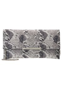 Pochette avec un design en imprimé python gris et noir, matériau texturé et quincaillerie argentée. Équipée d'une bandoulière en chaîne pour plus de polyvalence.