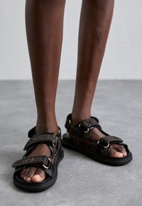 DONNA - Sandaler - marrone/nero