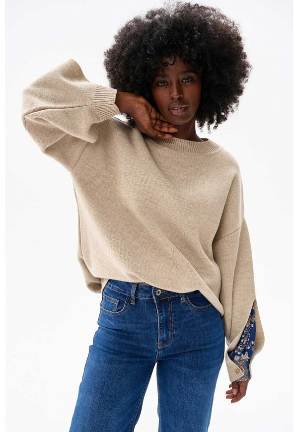 CELESTE - Strickpullover - beige