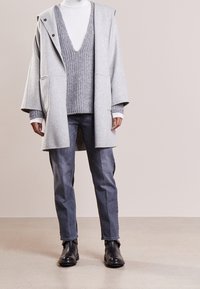 CLOSED Sweter