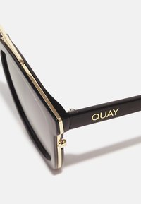 QUAY AUSTRALIA SWEET DREAMS - Päikeseprillid - black/smoke