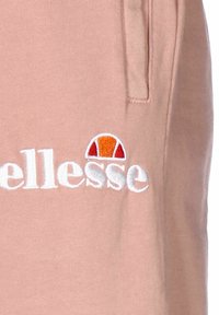 Ellesse TARAN CROP - Treningo apatinė dalis - pink