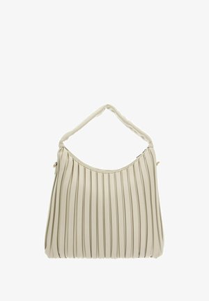Sac à main plissé beige avec une anse incurvée. Matière lisse, forme arrondie et accents dorés subtils renforcent son design.