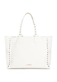 Borsa tote bianca realizzata in materiale testurizzato, con borchie decorative lungo i lati, manici doppi e un logo oro in alto.