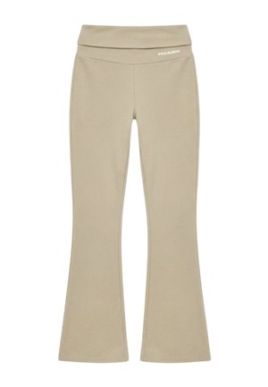 Beige vide bukser med høy midje og hvit "PEGADOR"-logo på høyre side av midjebåndet.