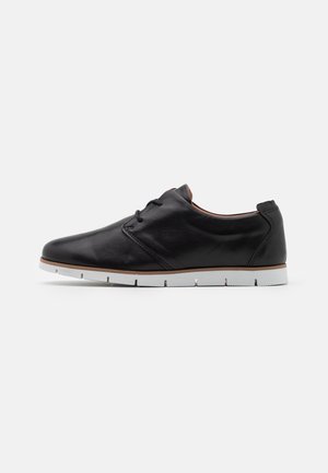 Sporty snøresko - black