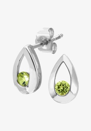 Hõbedatooni ripats-kõrvarõngad, mis on kujundatud tilga kujuliseks ning mille keskmes on selge lõikega roheline vääriskivi, peegeldades valgust poleeritud disainis.