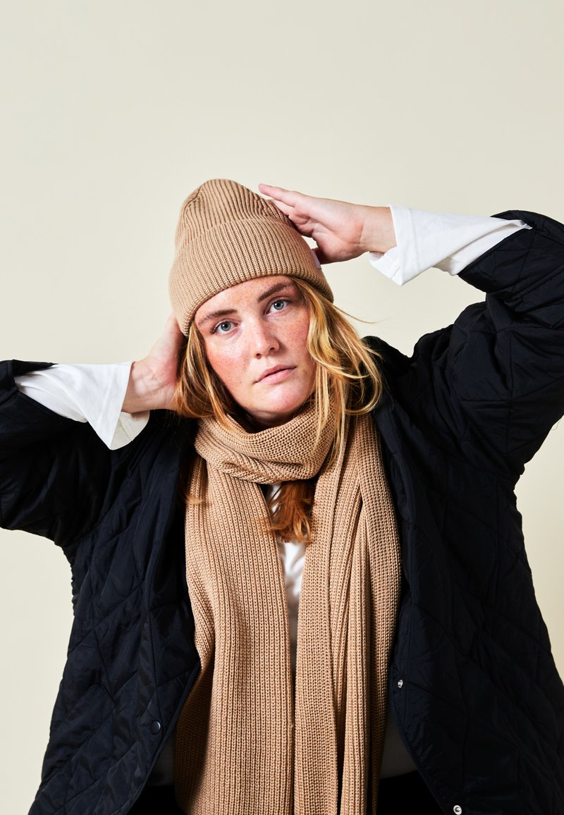 Popeia - Beanie - beige, Enlarge