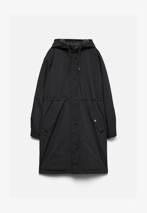 Must pikk parkajope kapuutsiga, esikinnis ees nupudega, kapuutsi paelaga ja klapiga taskud trukkidega.