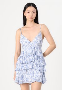 Hollister Co. V NECK RUFFLE TIER BABYDOLL MINI DRESS - Kasdienė suknelė - white