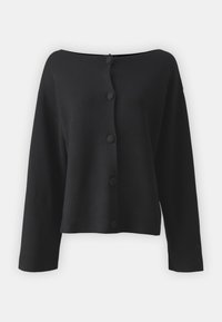 Musta neuletakki venekauluksella, pitkät hihat ja viisi suurta nappia edessä. Valmistettu pehmeästä, sileästä materiaalista ilman kuvioita.