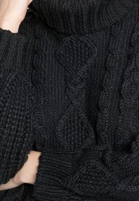 Monki Strickpullover - black