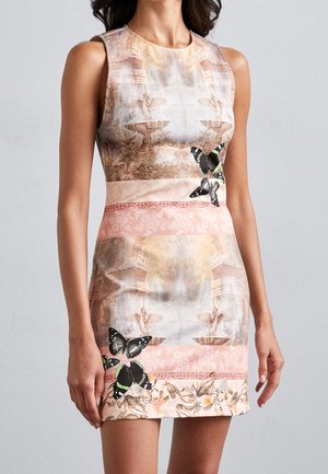 Ærmeløs tætsiddende minikjole i beige, pink og creme nuancer med fontæner, blomsterprint og sorte og grønne sommerfugleprints.