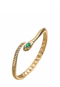 Brazalete en forma de serpiente de oro con escamas texturizadas, que presenta un acento de esmeralda en la cabeza de la serpiente y una superficie interior lisa.