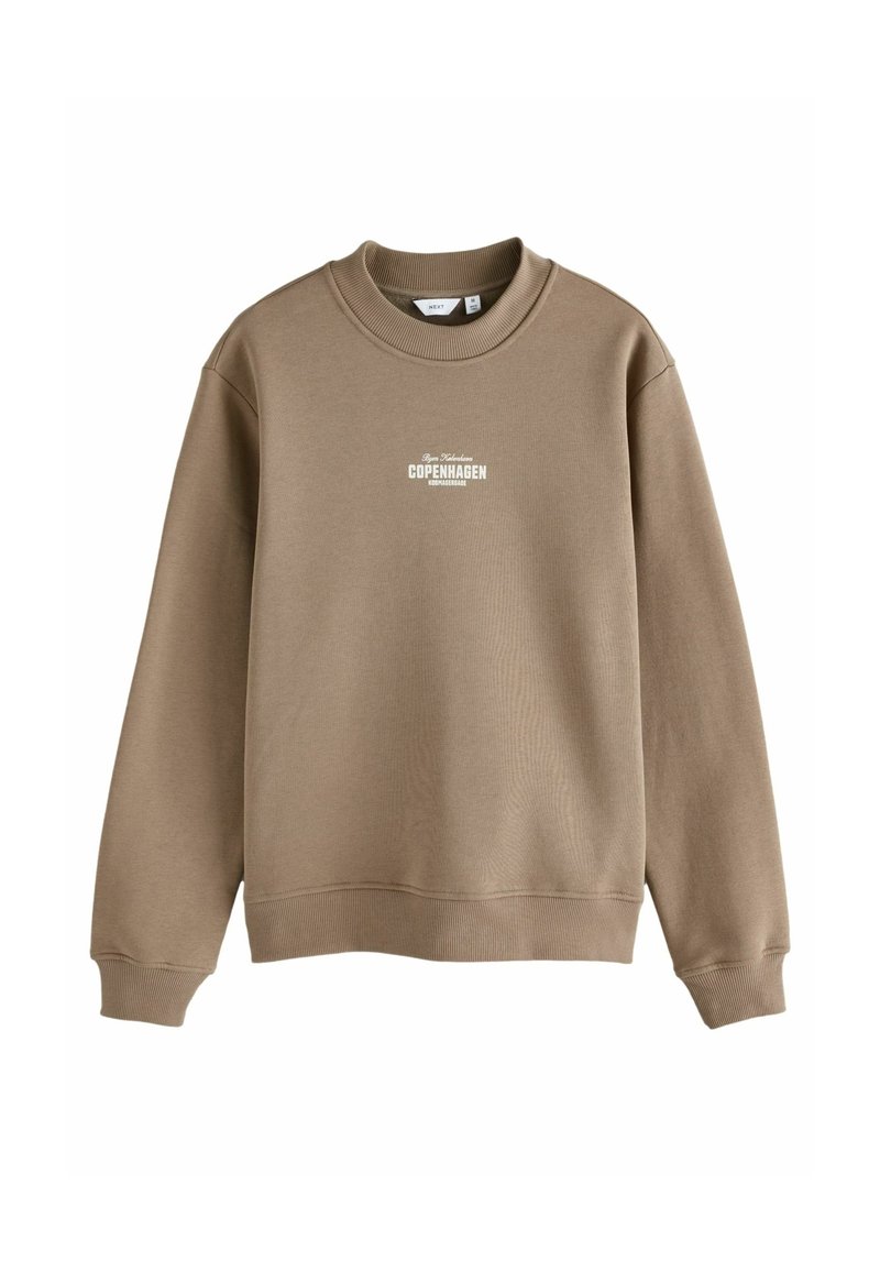 Sweat-shirt beige à col rond avec poignets et ourlet côtelés, comportant le texte blanc "Copenhagen" et une écriture plus petite sur la poitrine.