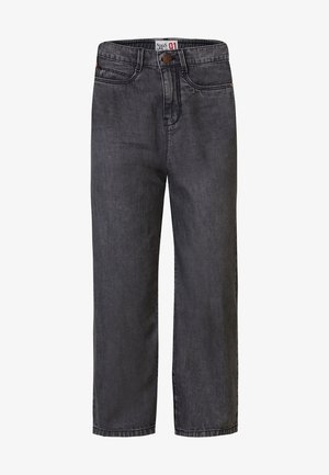 Ciemnoszare dżinsy o prostym kroju. Wyróżniają się zapięciem na guzik, szlufkami na pasek oraz subtelnymi przeszyciami na kieszeniach.