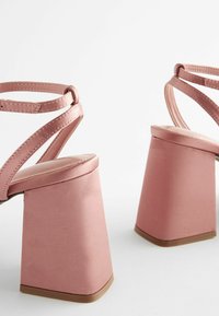 Next FOREVER COMFORT  - Korkeakorkoiset sandaalit - nude