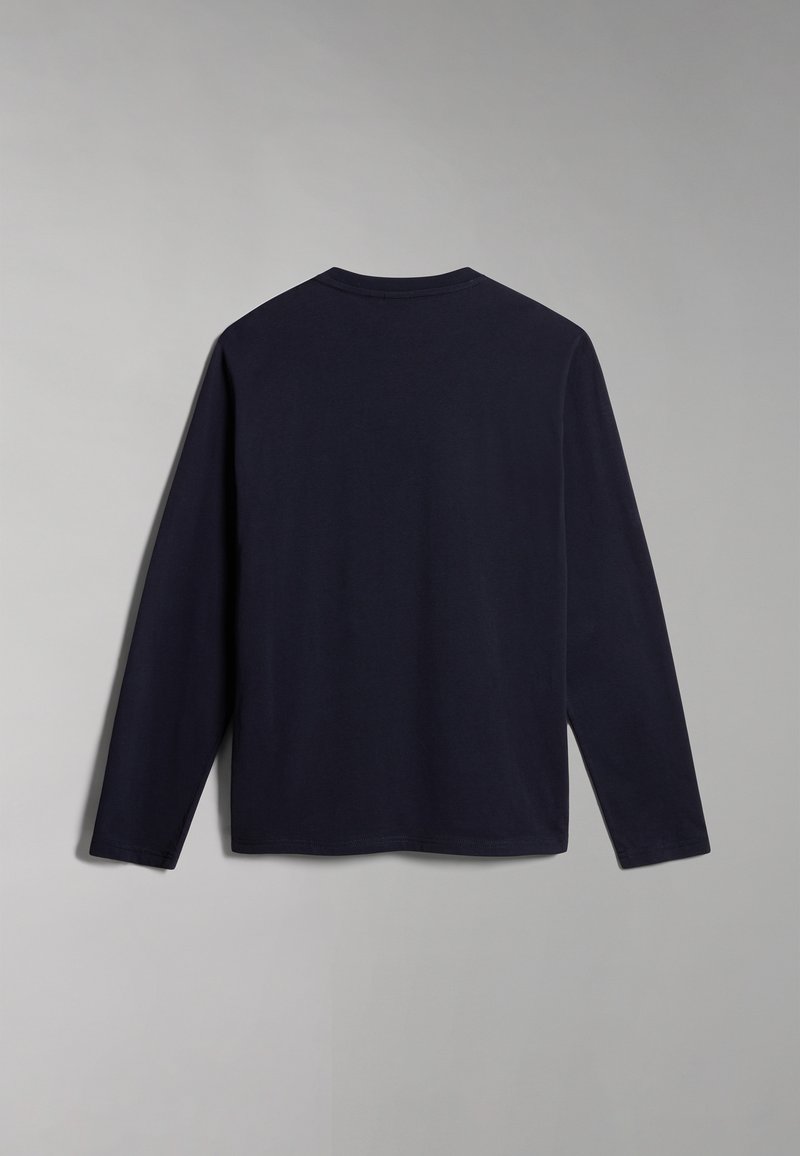 Camisa de manga larga azul marino hecha de algodón suave. Presenta un clásico cuello redondo y corte recto, con hombros sin costuras y puños acabados.