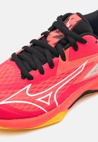 Mizuno LIGHTNING STAR Z7 UNISEX - Volleyballsko - radiant red/white/carrot curl