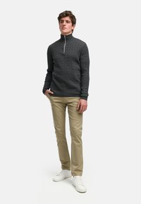 Kronstadt CABLE HALF-ZIP - Strikkegenser - charcoal mix
