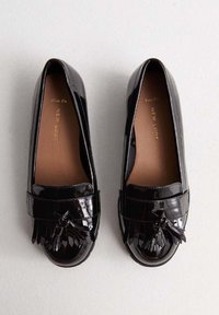 New Look Wide Fit WIDE FIT PATENT CHUNKY FRINGE LOAFERS - Scarpe senza lacci - black