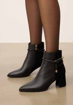 SERINA - Stivaletti - black