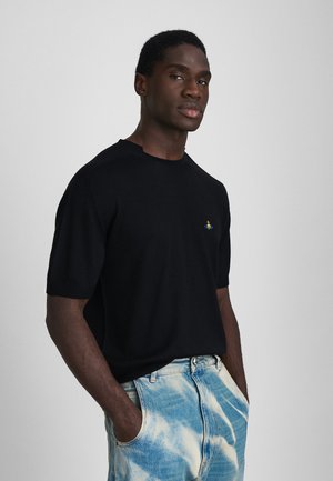 - T-shirt basic