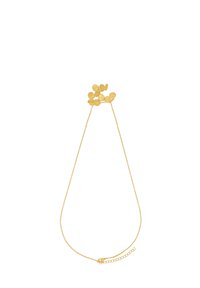Gullnese med en delikat kjede og blomsterdesign, med runde og kronblad-lignende detaljer i midten, glatt tekstur.