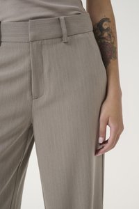 Gestuz JOELLE PINSTRIPE PANTS - Hlače - rock ridge