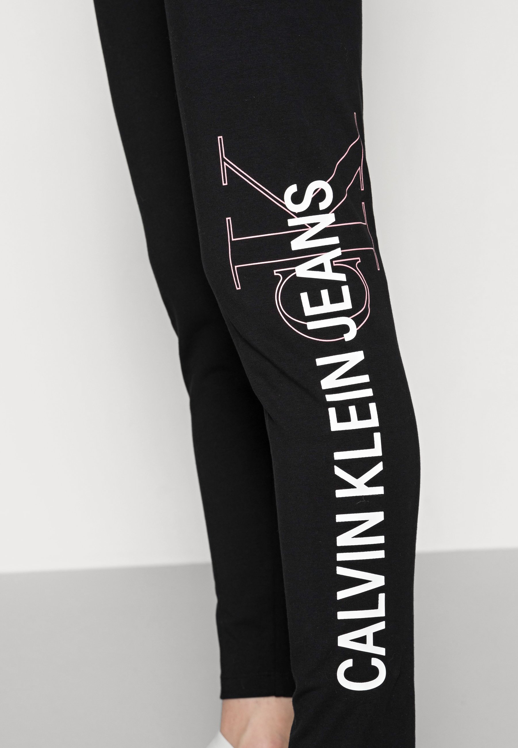 Calvin Klein Jeans VERTICAL 