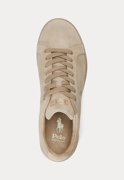 Polo Ralph Lauren HERITAGE COURT II SUEDE - Tenisice - milkshake