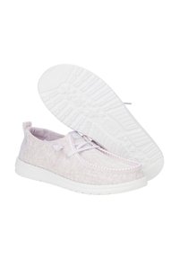 Scarpe in tessuto rosa chiaro con finitura testurizzata, suola in gomma bianca e cuciture a contrasto. Presentano un design con lacci e un tassello di attacco sul tallone.