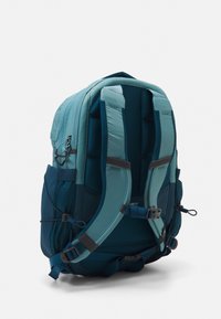 The North Face BOREALIS - Potovalni nahrbtnik - algae blue/midnight petrol
