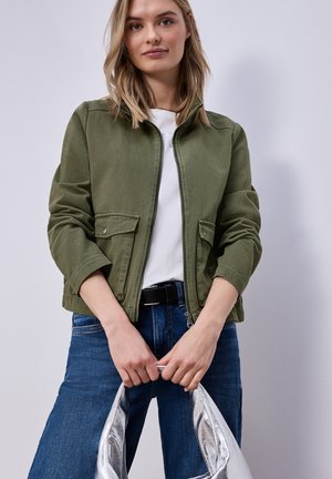 WASHED-LOOK - Lichte jas - grün