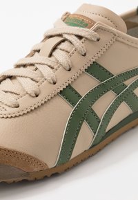 Onitsuka Tiger Tenisky - beige