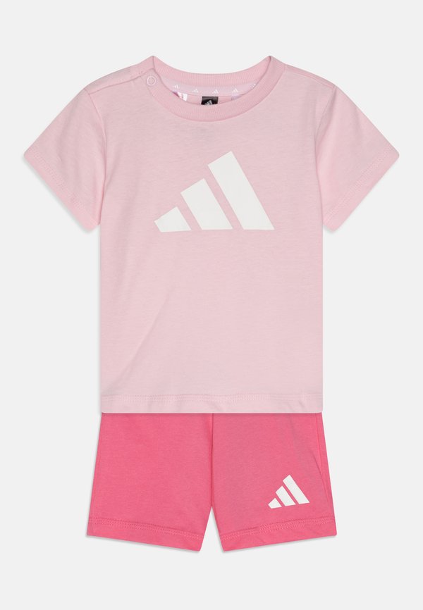 ESSENTIALS INFANT UNISEX SET - Sports shorts