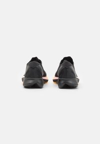 adidas Performance ADIZERO ADIOS 8 WOMEN - Scarpe da corsa su strada - core black/zero metallic/spark