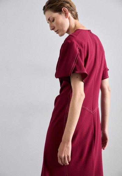 Victoria Beckham GATHERED NECK MIDI DRESS - Kokteiļkleita/ballīšu kleita - oxblood
