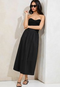 Lipsy Krilo A-kroja - black