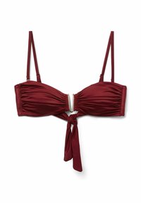 Burgunderrotes Bikinioberteil mit verstellbaren Trägern, gerafftem Stoff, Knoten-Detail vorne und Metallakzenten in der Mitte, die die Cups verbinden.