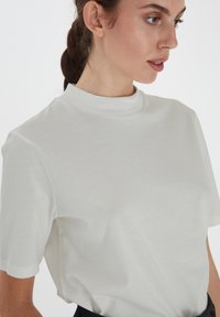 ICHI IHRANIA - T-Shirt basic - cloud dancer