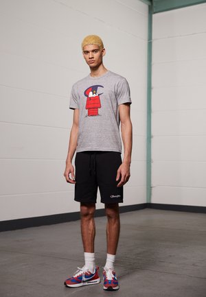 BERMUDA - Shorts - black
