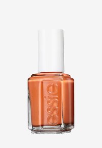 Bottiglia di smalto con base in vetro quadrata e cappuccio bianco. Lo smalto all'interno è di una tonalità arancione calda e delicata. Il vetro testurizzato presenta il logo 'essie'.