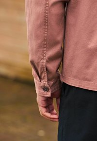 Next REGULAR FIT - Farmerdzseki - clay